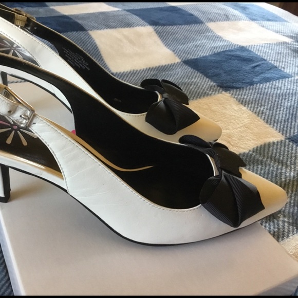 Darling White with black bow sling back pumps - Picture 2 of 7